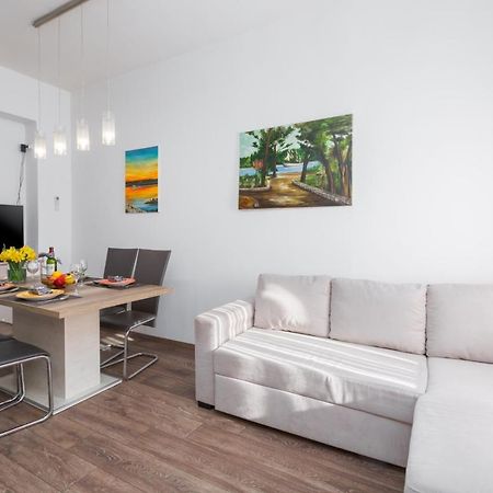 Apartment Caterina ロヴィニ エクステリア 写真