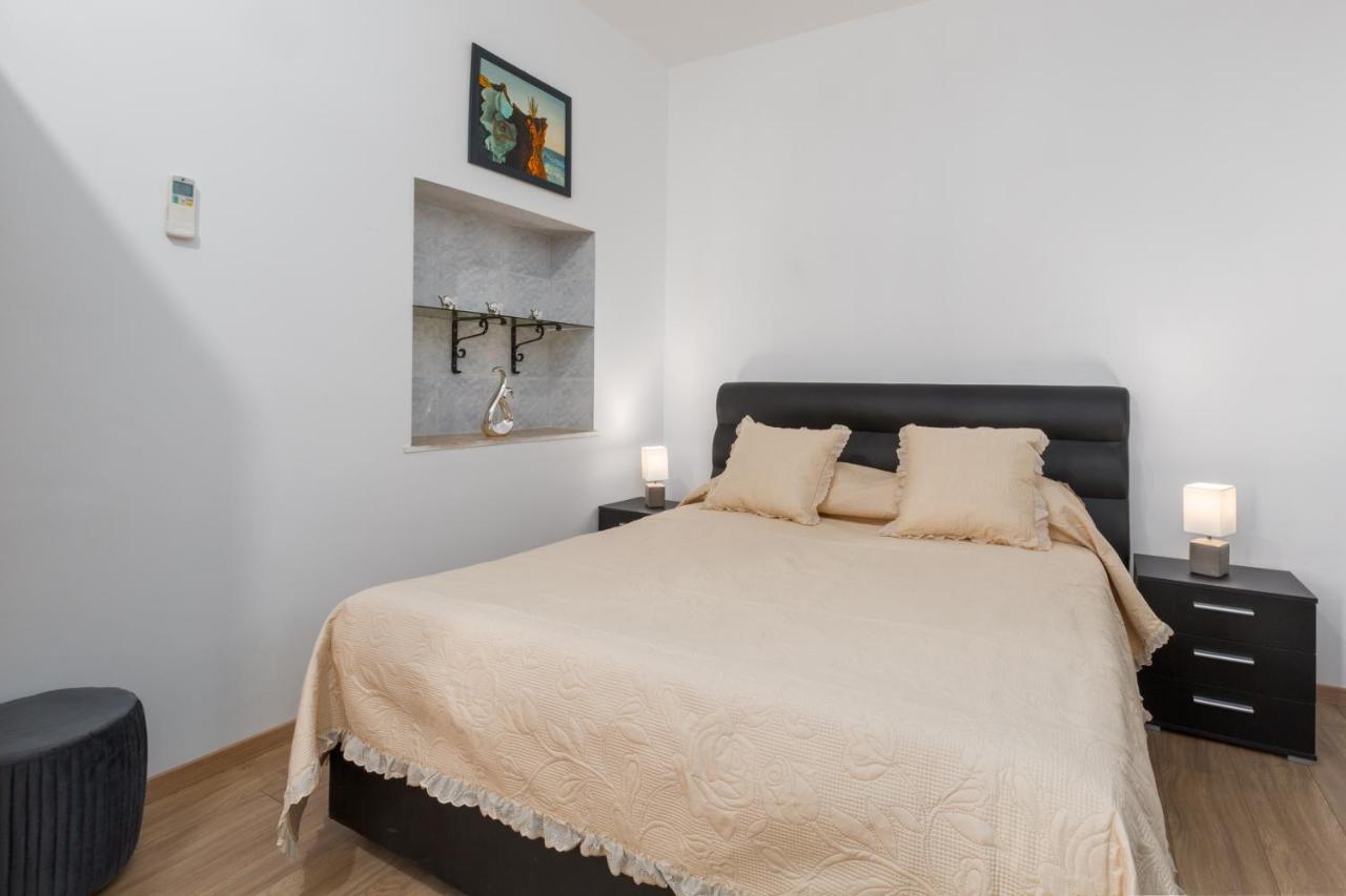 Apartment Caterina ロヴィニ エクステリア 写真